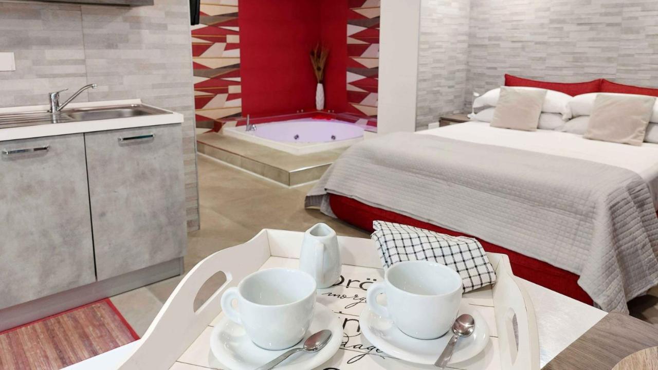 Sweet Home & Wellness Luxury Apartment Nettuno Eksteriør billede