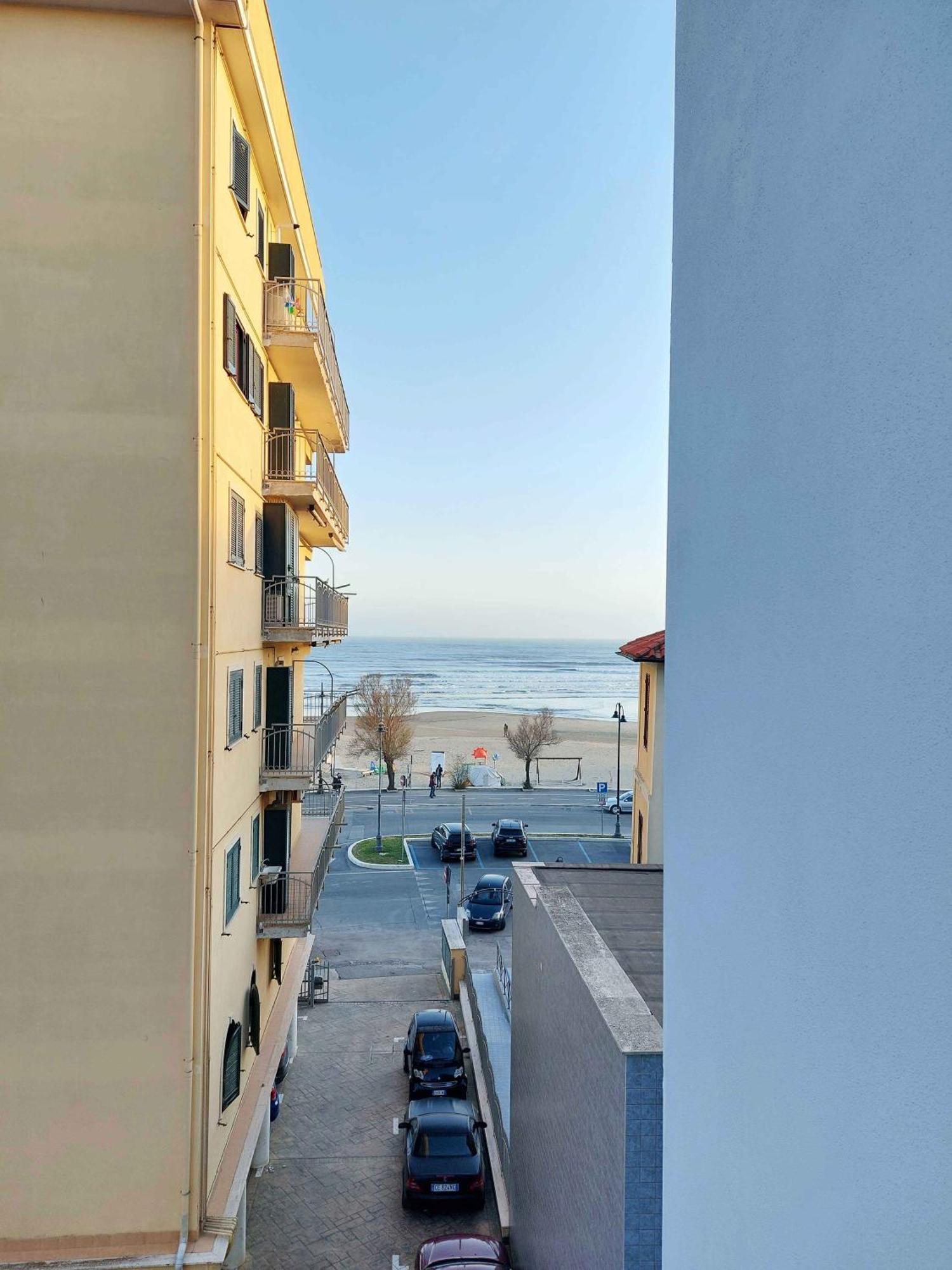 Sweet Home & Wellness Luxury Apartment Nettuno Eksteriør billede