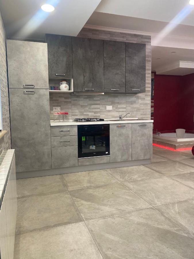 Sweet Home & Wellness Luxury Apartment Nettuno Eksteriør billede
