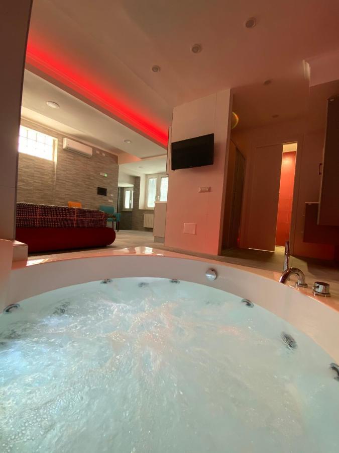 Sweet Home & Wellness Luxury Apartment Nettuno Eksteriør billede